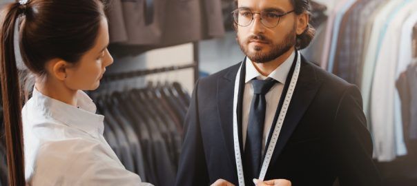 Krawat czy muszka do koszuli